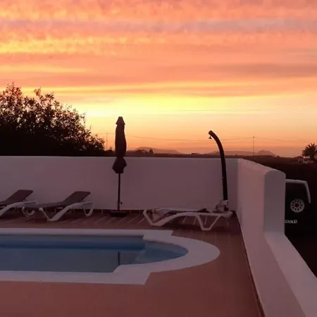 Elisa Whit Heated Pool And Jacuzzi * Villaverde (Fuerteventura)